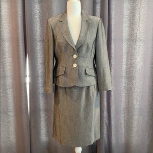 Jones New York Jacket & Skirt Suit Gray EUC 10P